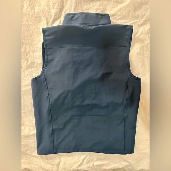 32 Degrees Heat Men’s Navy Blue Vest - Picture 3 of 4